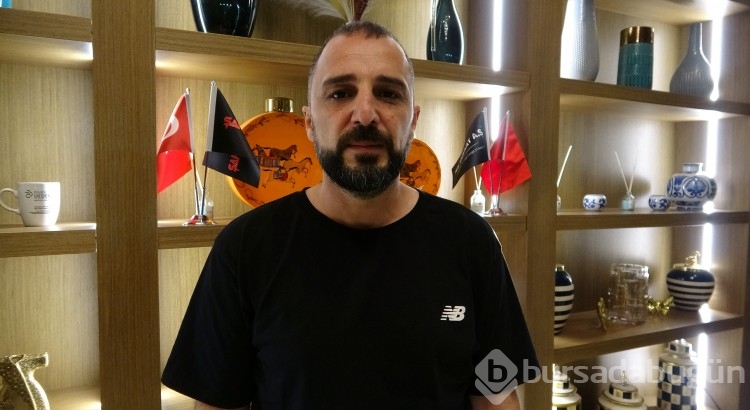 Bursasporlu oyuncular galibiyeti tantuni yiyerek kutladı