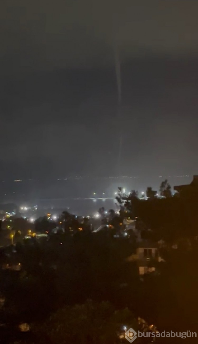 Hatay'da denizde çıkan hortum kameraya yansıdı