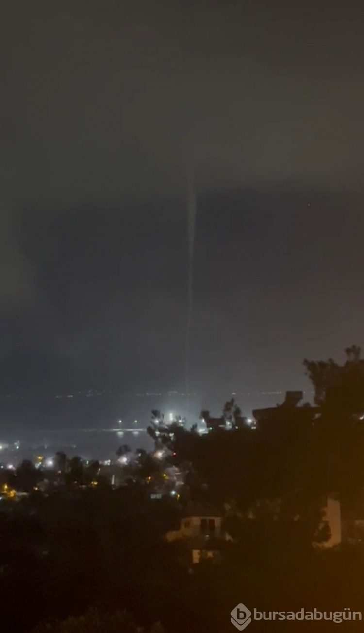 Hatay'da denizde çıkan hortum kameraya yansıdı