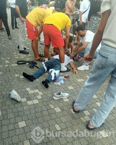 Silahlı saldırıda 1'i turist, 3 kişi yaralandı