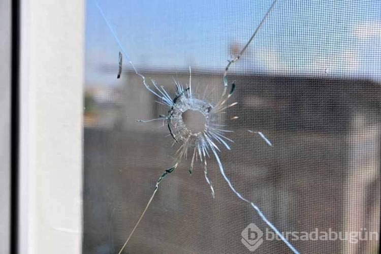 Çocuklar okula hazırlanırken eve silahlı saldırı düzenlendi