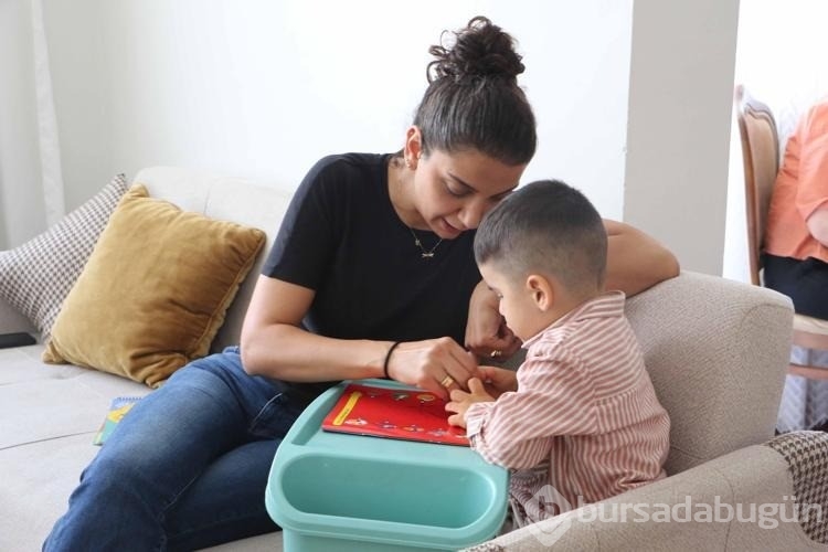 Annesi gibi bir çocuğa koruyucu anne oldu