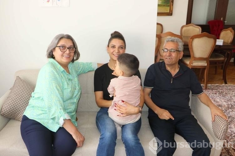 Annesi gibi bir çocuğa koruyucu anne oldu