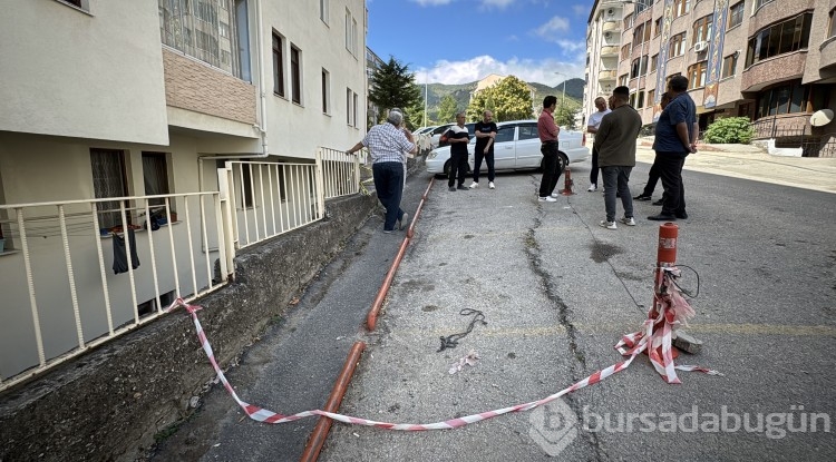Zarar gören istinat duvarı site sakinlerini tedirgin ediyor