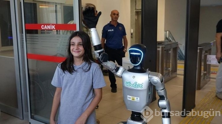 Robot Festman'a fahri kimlik belgesi