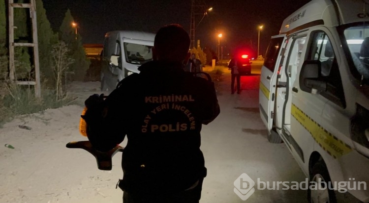 Çukura düşen aracını çıkarmaya çalışırken, başına saçma isabet etti