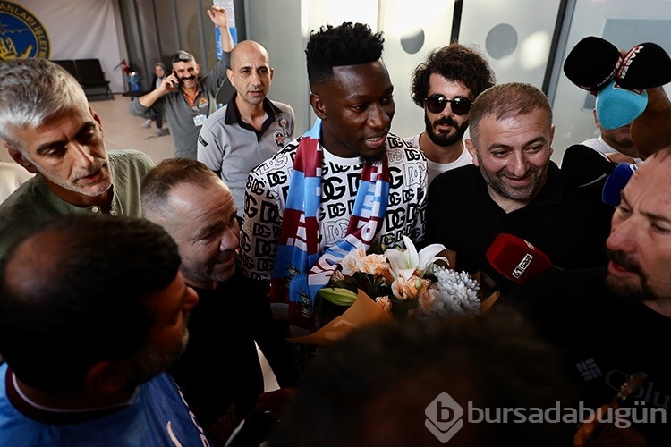 Trabzonspor'un kiralık olarak kadrosuna kattığı Andre Onana, Trabzon'a geldi
