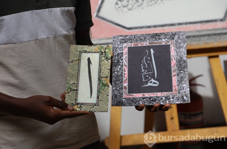 Ugandalı öğrenci Sivas'ta hattat oldu