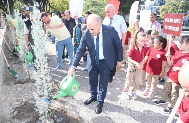 ''Her Çocuk Bir Fidan'' etkinliği için öğrenciler fidan dikti