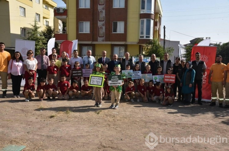 ''Her Çocuk Bir Fidan'' etkinliği için öğrenciler fidan dikti