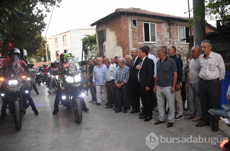 Motosikletli kortej herkesi coşturdu