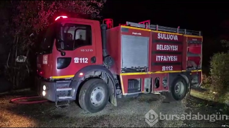 Yanan evdeki tüpün bomba gibi patladığı anlar kamerada