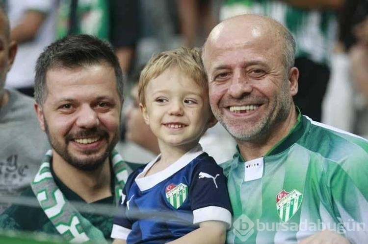 Kapalı gişe Bursaspor maçlarında, taraftarın büyük bölümü ailelerden oluşuyor