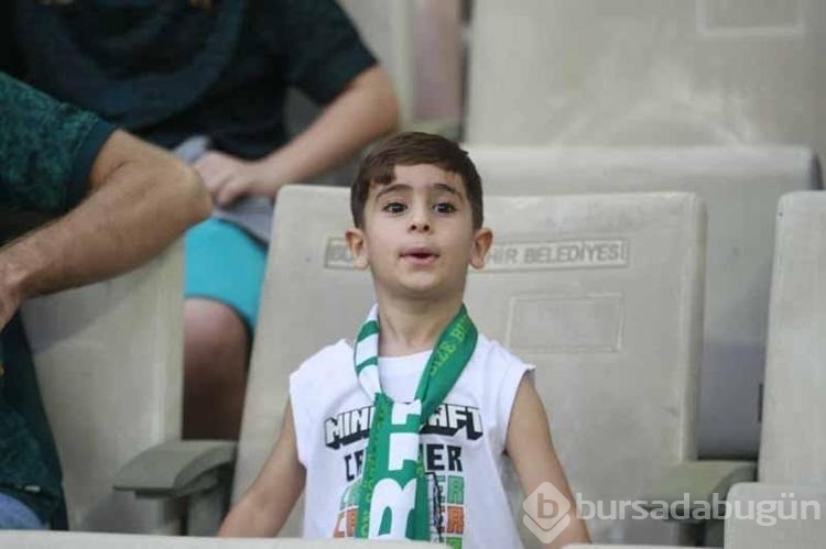 Kapalı gişe Bursaspor maçlarında, taraftarın büyük bölümü ailelerden oluşuyor