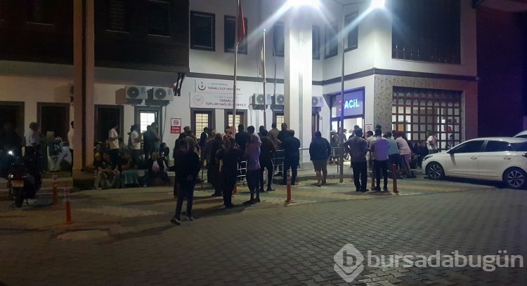 Sürücüsünün kontrolünden çıkan minibüs tarlaya uçtu
