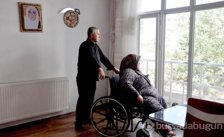 3 yıldır evden çıkamayan fil hastası kadının tekerlekli sandalye sevinci
