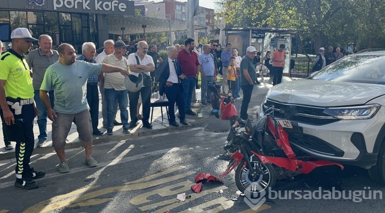 İki otomobilin arasında kağıt gibi ezildi