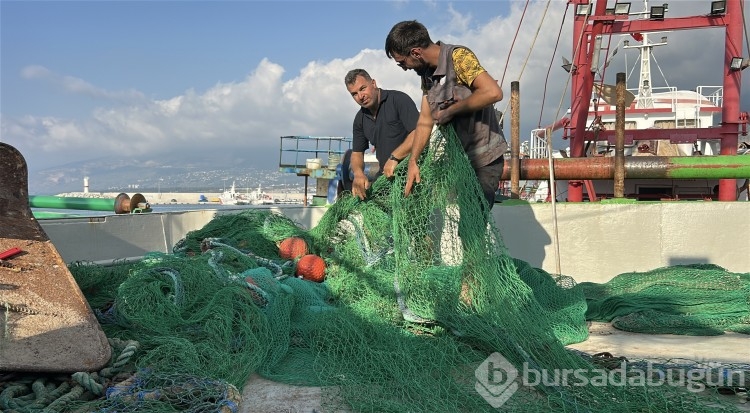 Hatay'da balıkçılar "vira bismillah" diyerek mavi sulara açıldı