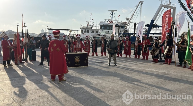 Hatay'da balıkçılar "vira bismillah" diyerek mavi sulara açıldı