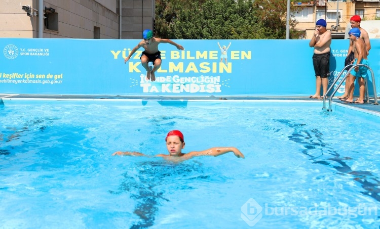 'Yüzme bilmeyen kalmasın' projesiyle 11 bin 443 kişiye yüzme eğitimi verildi