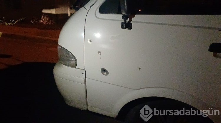 "Dur" ihtarına uymadı, araçla polis memuruna çarpıp kaçtı