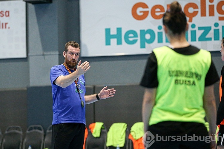Sezona Süper Kupa'yla başlayan Bursa Büyükşehir Belediyespor'da hedef 3'te 3