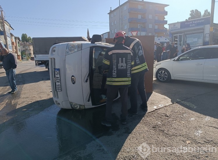 Üç araç birbirine girdi, Can pazarı yaşandı