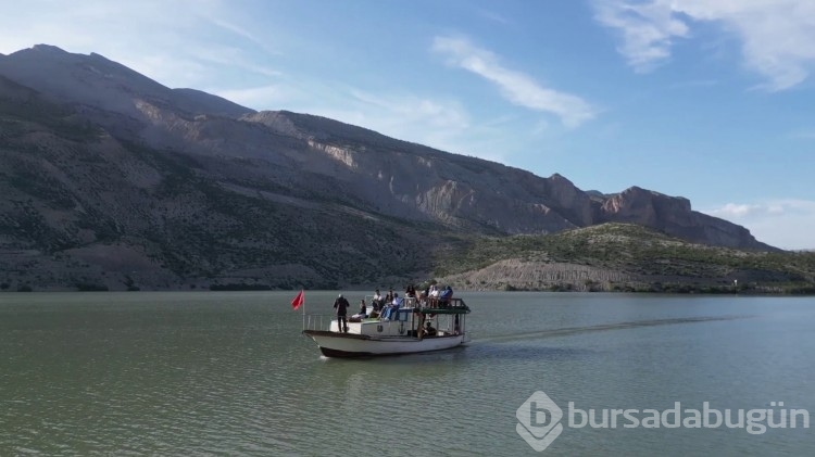 Tortum Gölü'nde Karadeniz ezgileri yankılandı