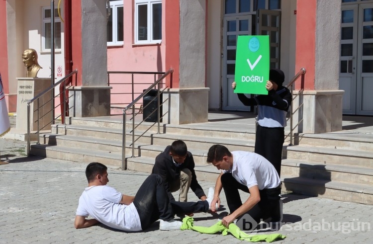 Öğrencilere uygulamalı ilk yardım eğitimi