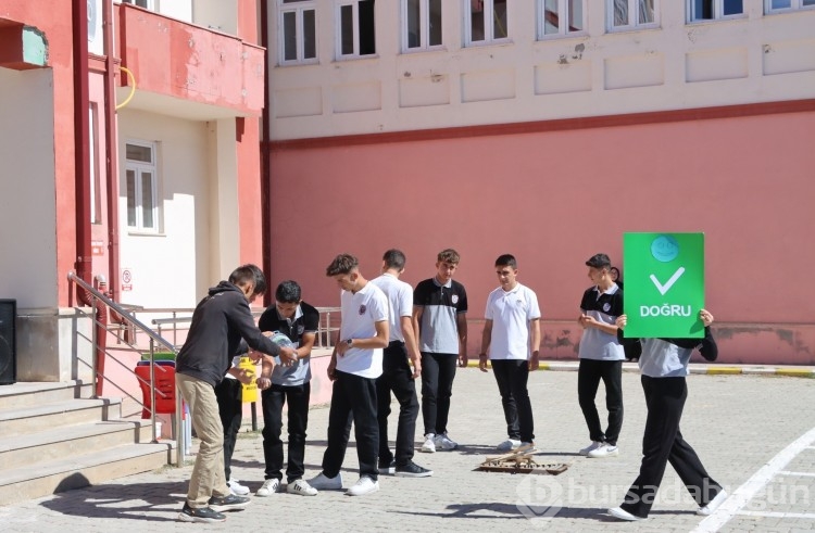 Öğrencilere uygulamalı ilk yardım eğitimi