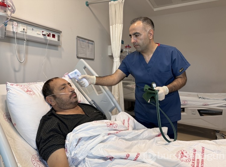 Mardin'de 6 kiloluk böbrek, ameliyatla alındı