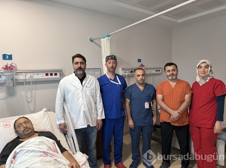 Mardin'de 6 kiloluk böbrek, ameliyatla alındı