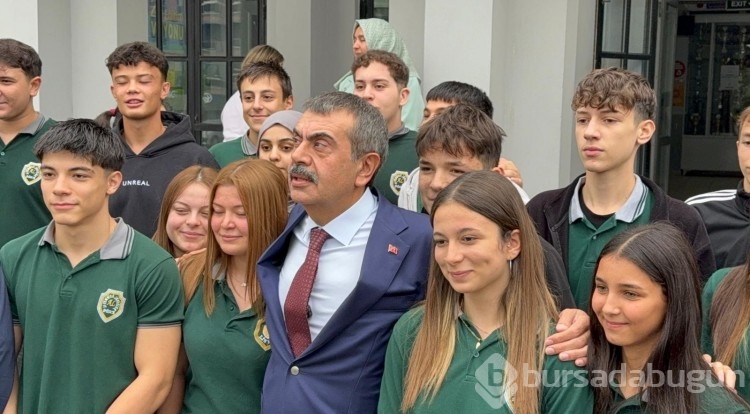 Nöbetçi öğretmen Bakan Tekin'i veli sandı
