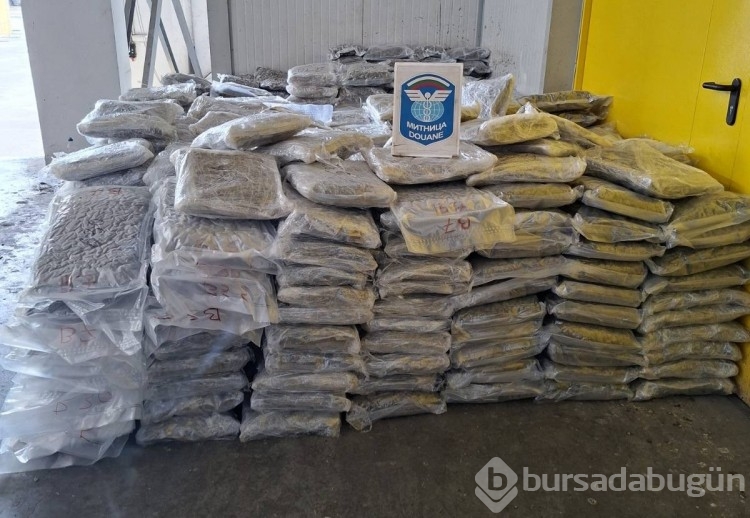 Sınır kapısında 739 kilo esrar ele geçirildi