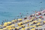 Antalya'da sıcaklık 43,7 derece olunca plajl...