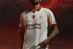 Galatasaray'ın yeni sezon formaları taraftar...