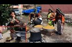 Köylüler hasat dönemini kutlamak için festiv...