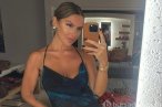Hadise sefie fotoğraflarını ardı adına paylaştı