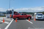 Otoyolda sıcak asfalt yüklü kamyon devrildi