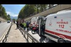 Otomobil alt geçidin duvarına çarptı: 2 yaralı