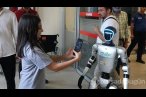 Robot Festman'a fahri kimlik belgesi