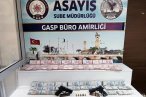 Çaldıkları altınları bozdurup, paraları oday...