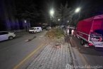 Takla atan otomobilden çıkartılan sürücünün ...