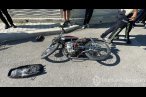 Hafif ticari araçla motosiklet çarpıştı: 2 k...