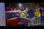 Aydınlatma direğine çarpan sürücü otomobilde...