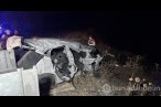 Ters şeride giren otomobil tankere çarpıp şa...