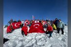 Dünya Dağlar Günü'nde Uludağ'ın zirvesinde m...