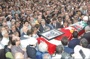 Tarih 'YAZICI' toprağa verildi...