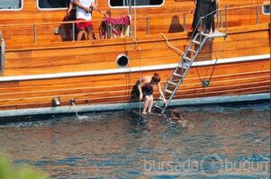 Sezen Aksu bikinili yakalandı