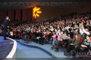 Ferhat Göçer şarkılarıyla ısıttı